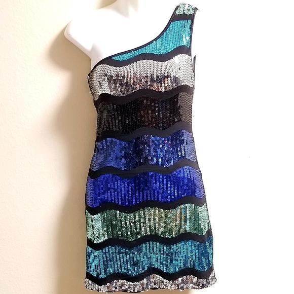 Forever 21 Dresses & Skirts - XXI Sequin Holiday Party Bodycon Dress